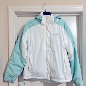 Women’s Columbia Brand Winter Ski front zip with detachable hood Size:Large